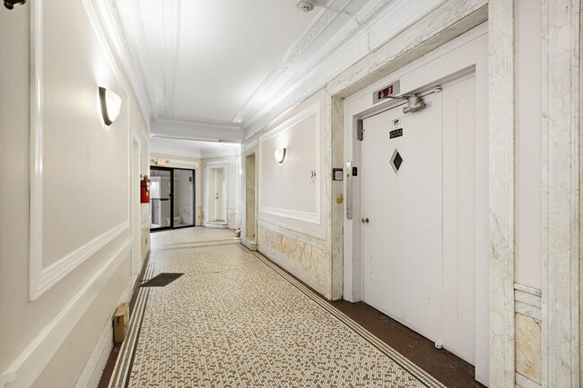 Building Photo - 151 Sip Ave
