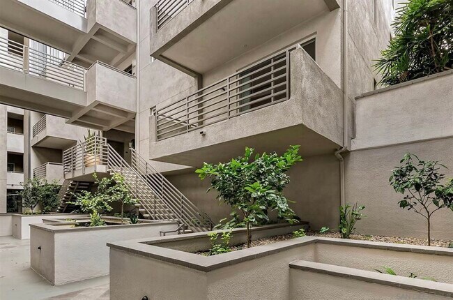 Building Photo - 1642 Seventh Ave