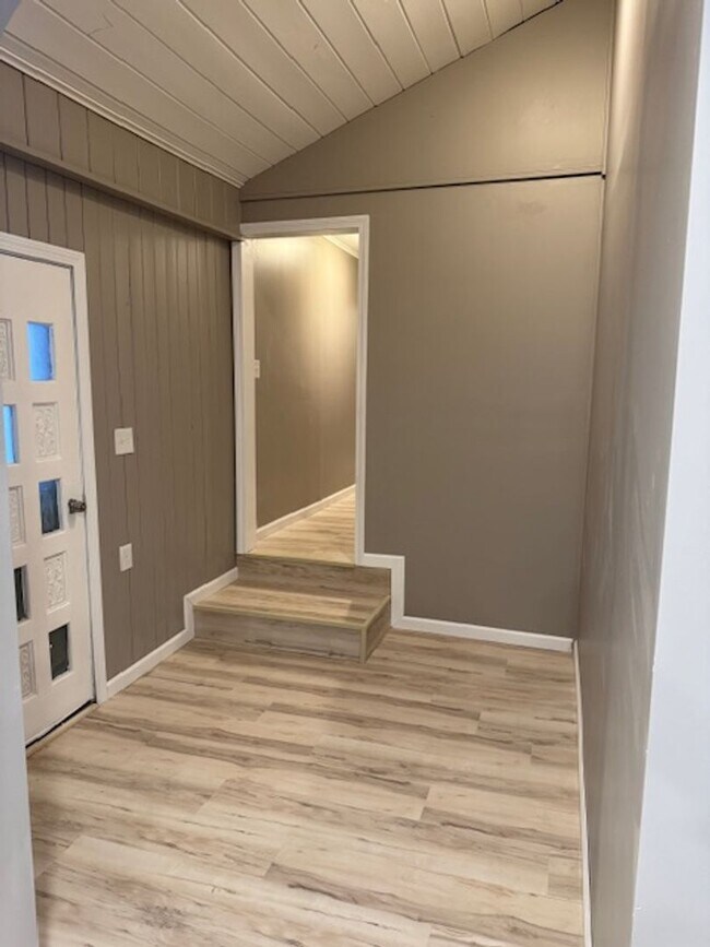 Building Photo - 16 Knightville Dam Road