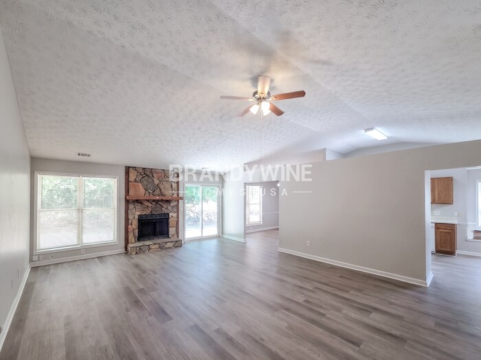 Building Photo - 5900 Homestead Cir