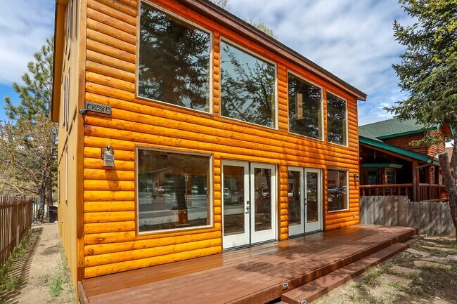 Building Photo - 42638 Moonridge Rd