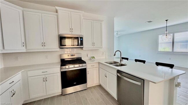 Building Photo - 43773 Sparrow Dr