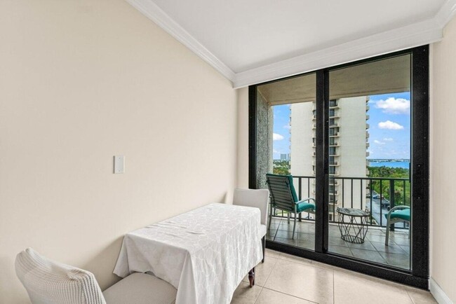 Building Photo - 4200 N Ocean Dr