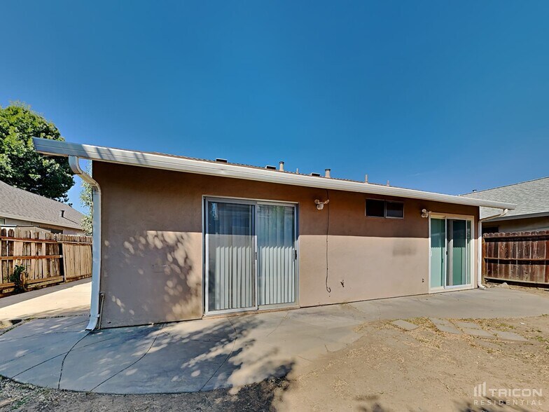 Building Photo - 119 Catalpa Ln