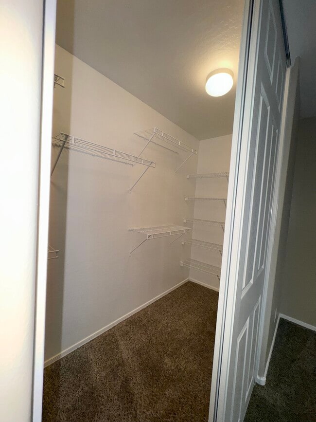 Building Photo - 11549 W Mountain View Rd