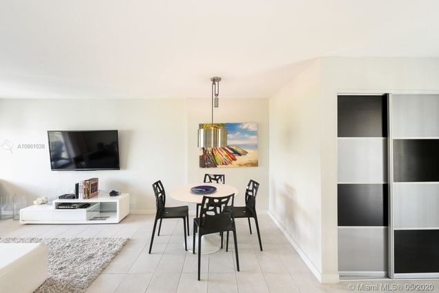 Building Photo - 1357 Collins Ave