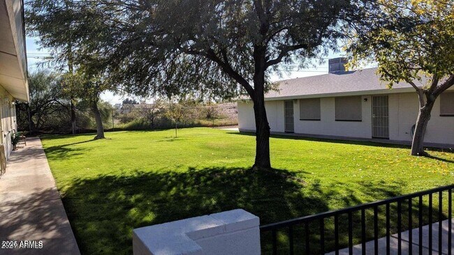 Primary Photo - 1317 E Carol Ave