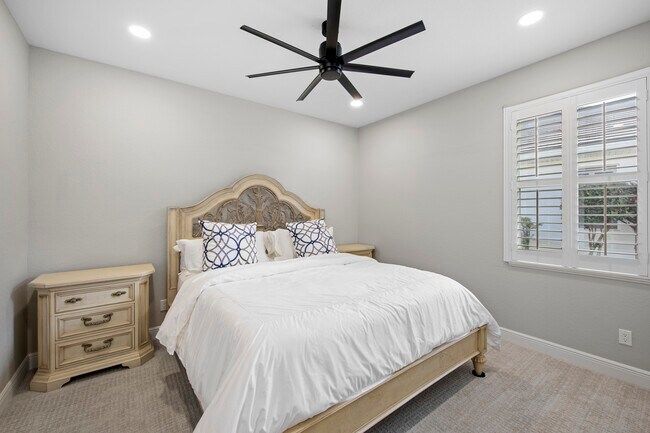 Building Photo - 14630 Meravi Dr