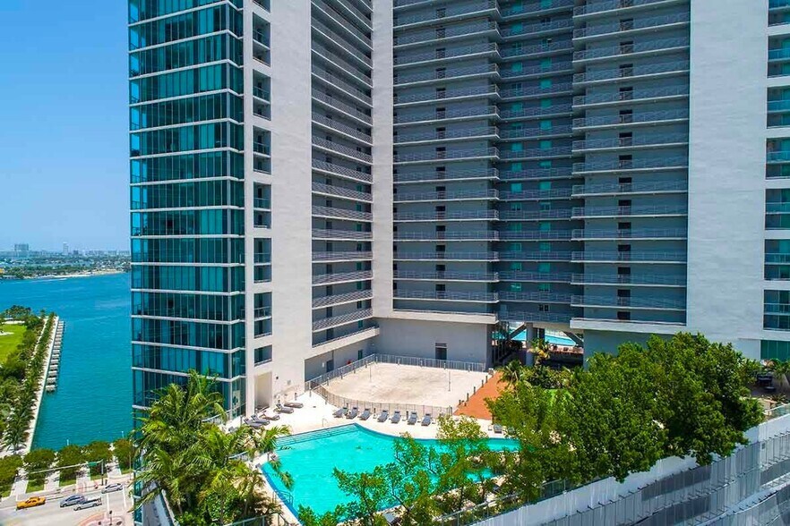 Building Photo - 888 Biscayne Blvd