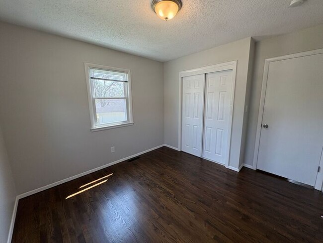 Building Photo - Comfortable 3-Bedroom Home with Fenced Yar...
