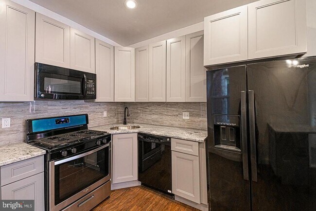 Building Photo - 2238 Oakford St