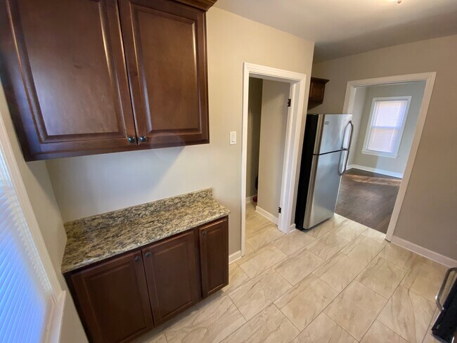 Kitchen - 9121 S Utica Ave