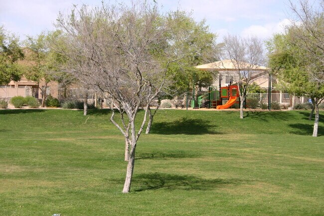 Building Photo - 10938 W Meadowbrook Ave