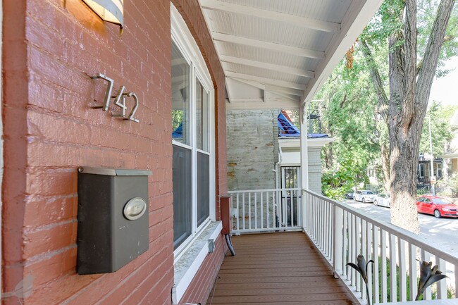 Building Photo - Classy Columbia Heights Row Home! 1/2 Off ...