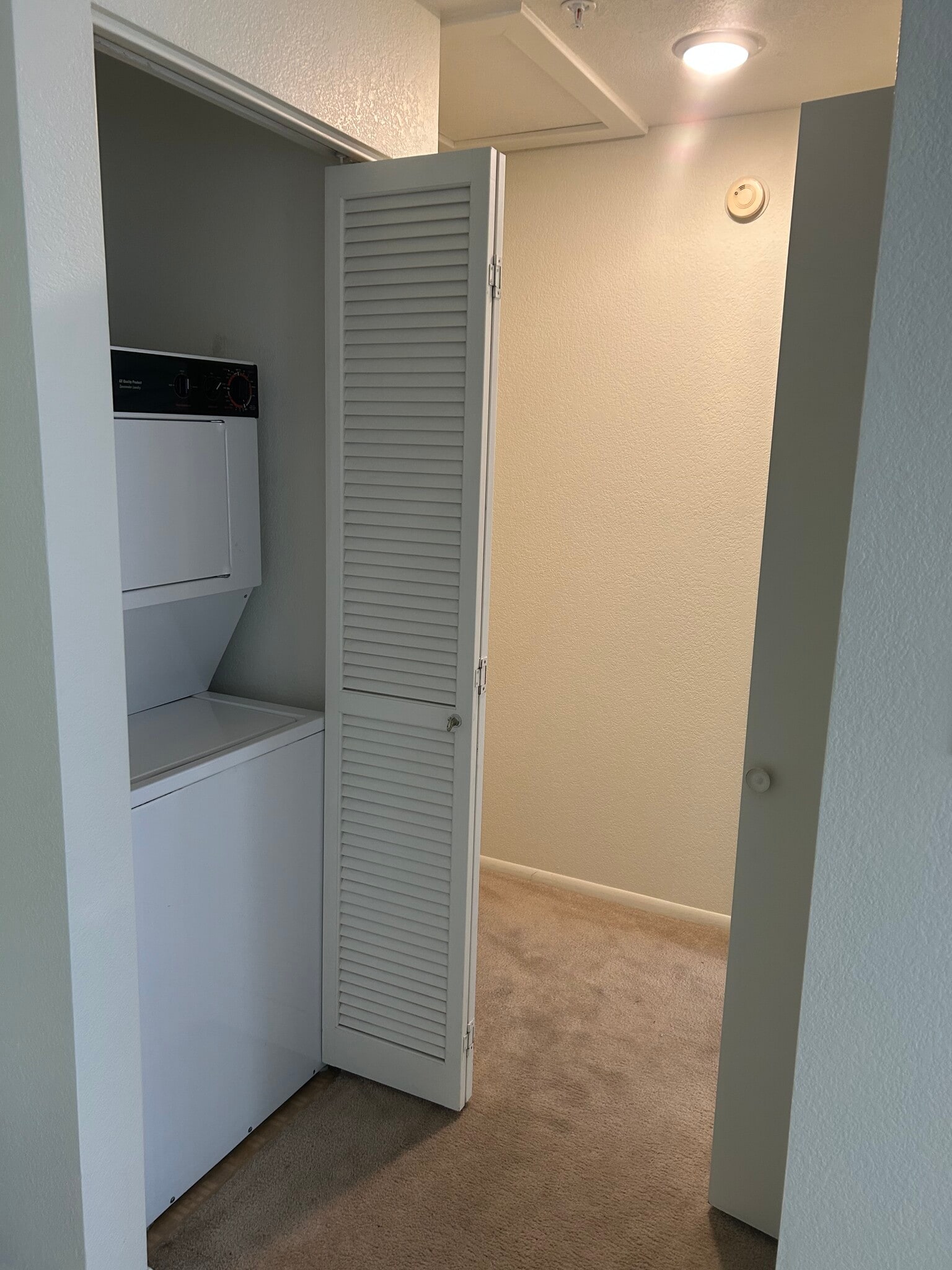 Building Photo - 2044 Mesquite Ln