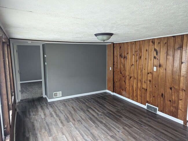 Building Photo - 99 N Gamble St