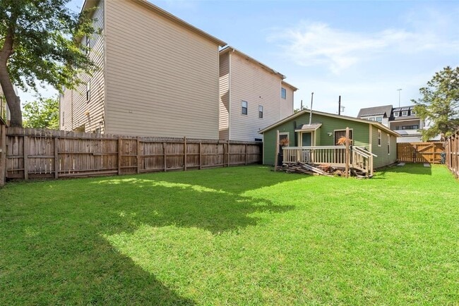 Building Photo - 4201 Marina St