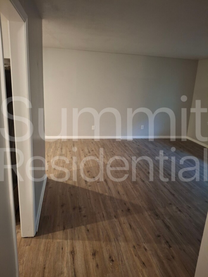 Building Photo - 8001 E 89th Ter