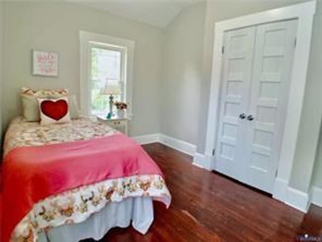 Building Photo - Beautifully renovated 2-story home with ensuite near Brookland Park Blvd