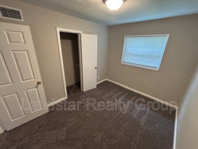 Building Photo - 4714 Seville Dr