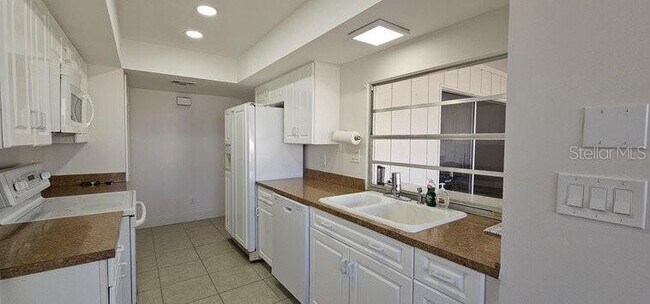 Building Photo - 1620 Montia Ct