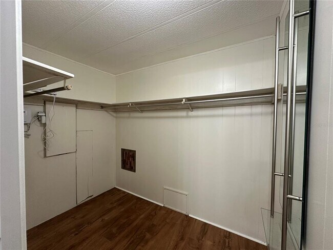 Building Photo - 24007 River Rd