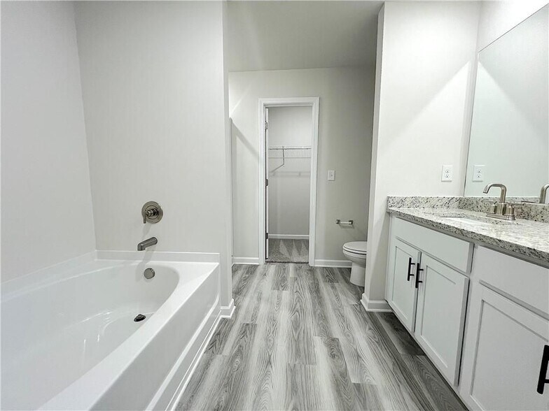 Building Photo - 4141 Oakwood Ter Ct