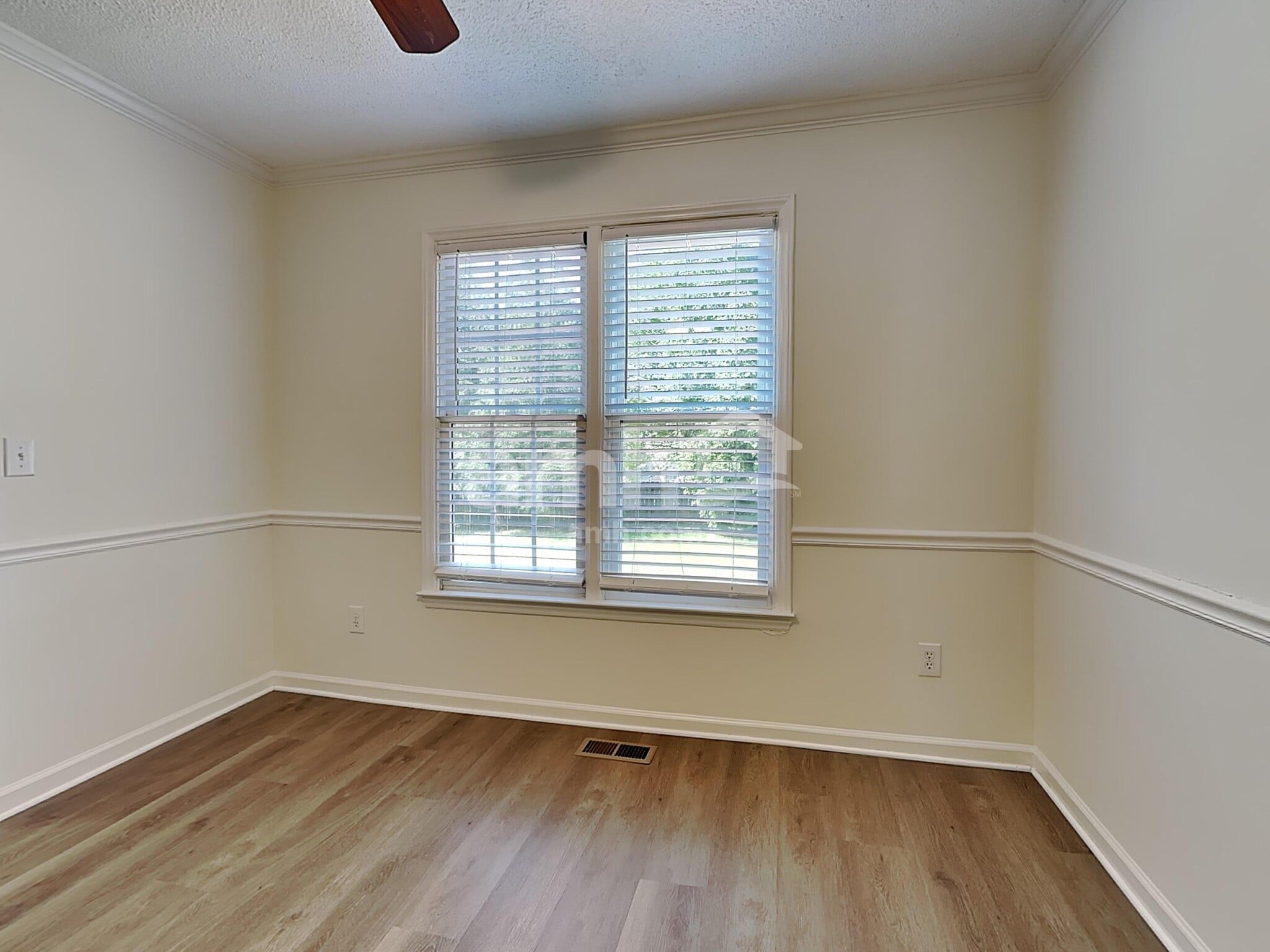 Building Photo - 2328 Water Lilly Way