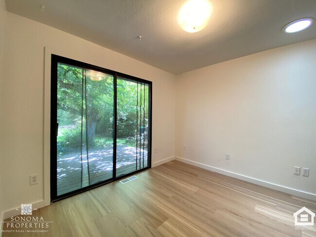 Building Photo - Inviting 3BD/2BA Home in Glen Ellen