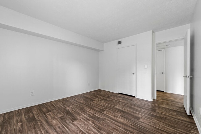 Building Photo - 1318 Brockett Pl