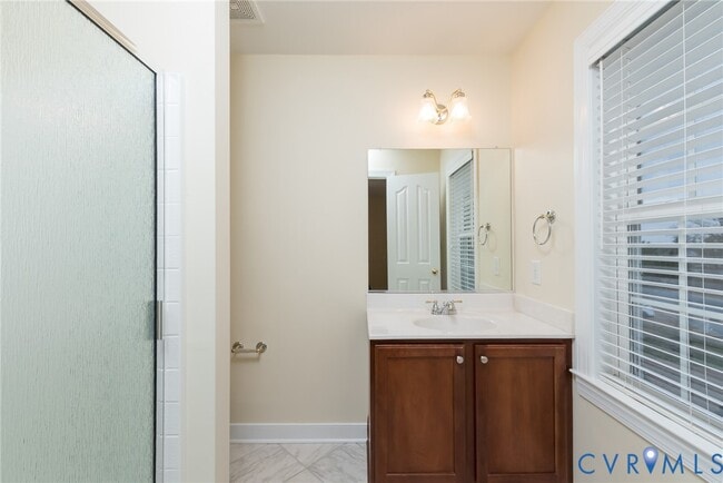 Building Photo - 11412 Pinedale Dr
