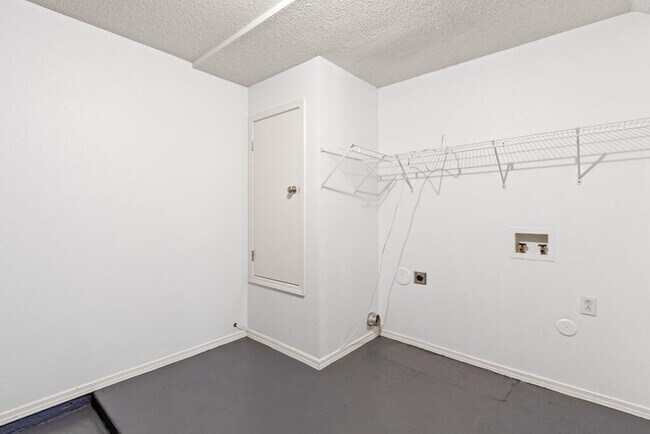 Building Photo - 14029 Volcanic Rock Dr