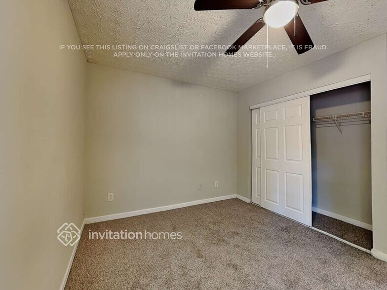 Building Photo - 1817 Elkpark Dr