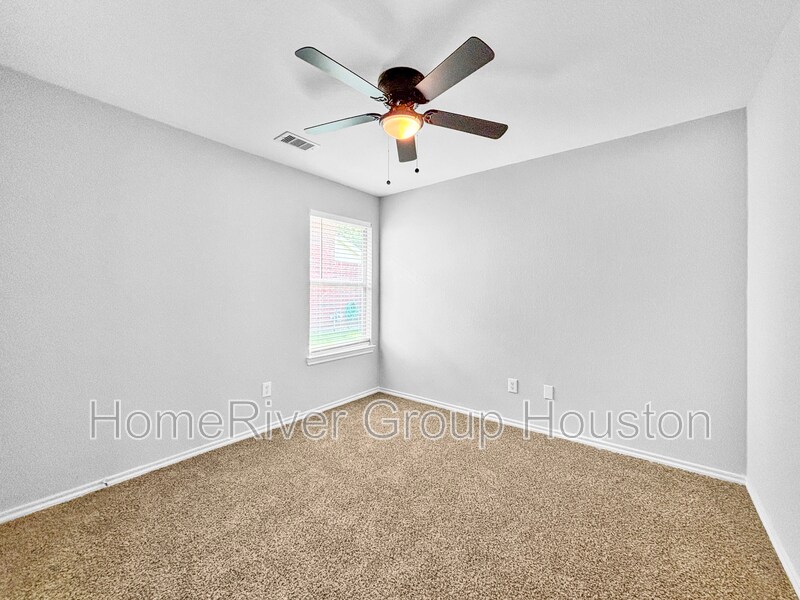 Building Photo - 4311 Amaryllis Ave
