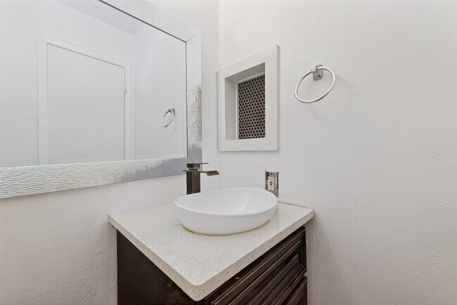 Building Photo - 13327 Harpers Bridge Dr