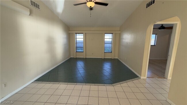 Building Photo - 516 Archer Pkwy W