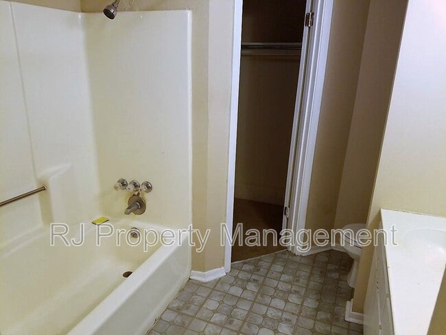 Building Photo - 3486 Meier Dr