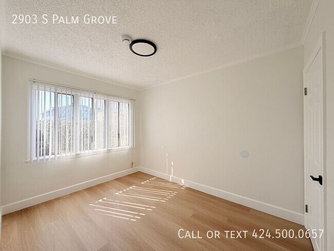 Building Photo - 2903 S Palm Grove Ave
