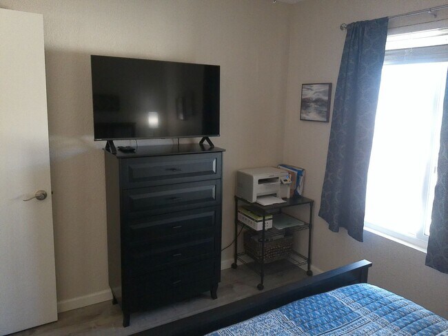 Building Photo - Beautiful updated condo in Los Lagos Upstairs unit.