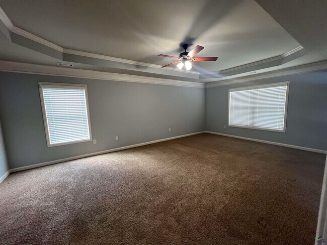 Building Photo - 204 Arden Dr