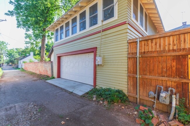 Building Photo - 1710 S Polk St