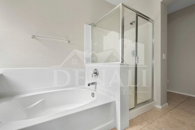 Building Photo - 2881 E Tonto Dr