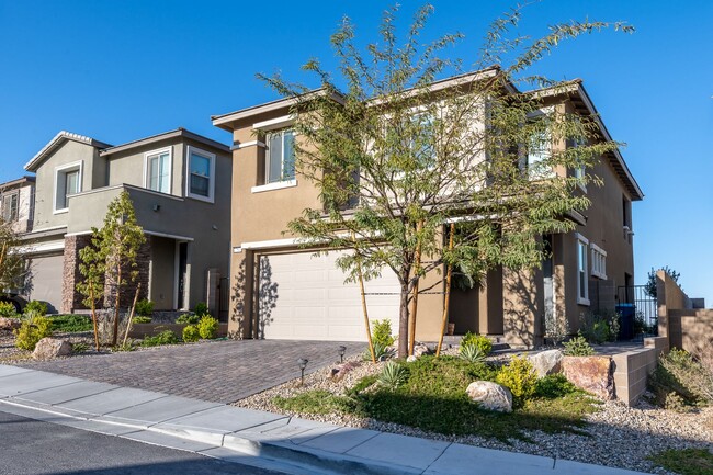 Building Photo - Furnished 3 bedroom house In Summerlin Gat...