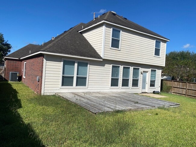 Building Photo - 2101 Crestwind Ct