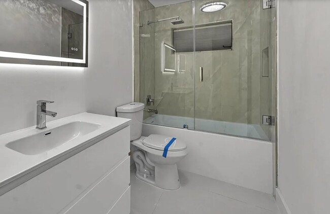 Building Photo - 4031 Coral Hills Dr