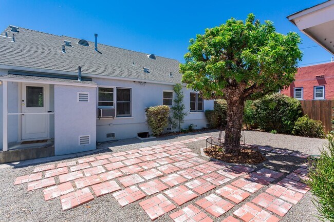 Building Photo - 4455 Swift Ave