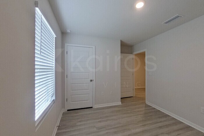 Building Photo - 110 Metalmark Dr