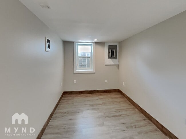 Building Photo - 928 Heyl Ave
