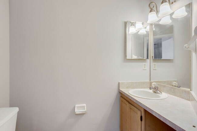 Building Photo - 3347 Mandarin Glen Dr