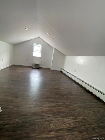 Building Photo - 1865 Mulford Ave
